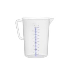 Átlátszó polipropilén mérőedény 2 l űrtartalommal, fogantyúval, kiöntőcsőrrel és kék ml/l skálával.
