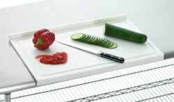 Doska na krájanie PE - biela | Bartscher A120588 nájde svoje uplatnenie nielen v profesionálnych gastro prevádzkach ale taktiež aj v domácnostiach.