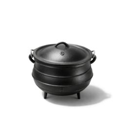 A 13,5 l űrtartalmú Gastrokitchen öntöttvas bogrács levesek és párolt ételek készítéséhez is alkalmas. Robusztus kivitel, fedő és praktikus fogantyú.