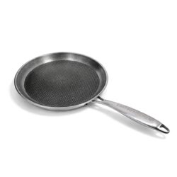 Rozsdamentes serpenyő Ø 28 cm, 304-es rozsdamentes acélból. Tartós serpenyő mindennapi főzéshez ergonomikus nyéllel. Nem mosogatógépben mosható.