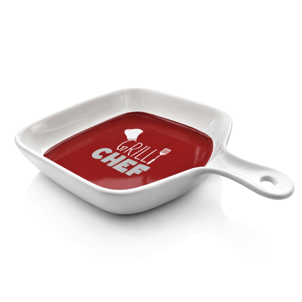 Fehér kerámia tálalótál fogantyúval, piros belsővel és Grill Chef motívummal.