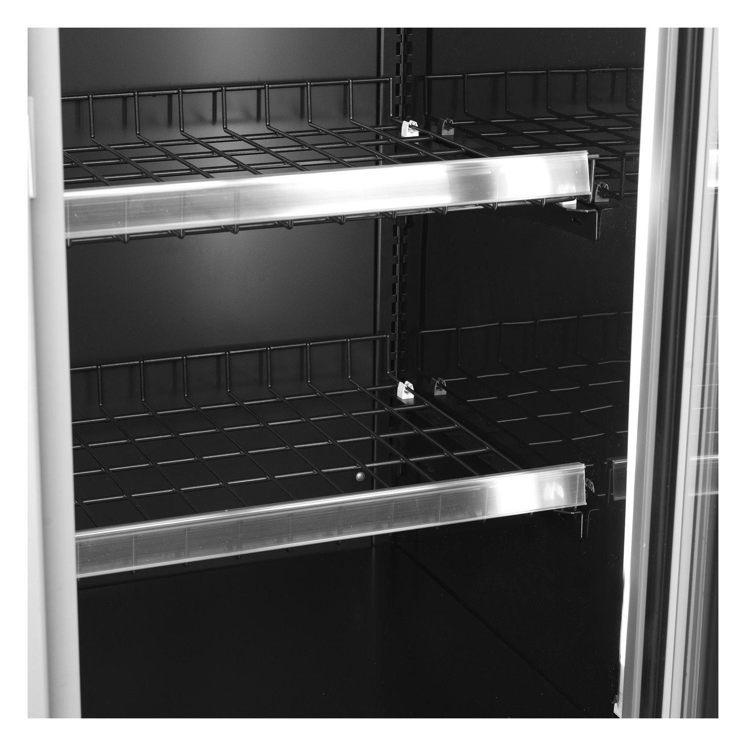 mraziaca vitrina pristenna kr dvere 1270 l tefcold 3.jpg