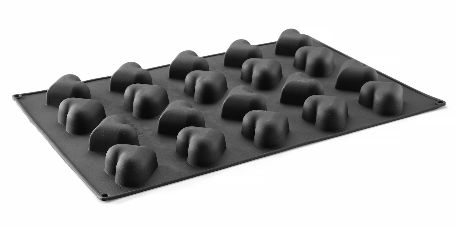Szilikon forma HEART – 570x375x35 mm | Hendi 677254 egyetemes felhasználású a cukrászatban, méretei H570 x Sz375 x Ma35 mm.