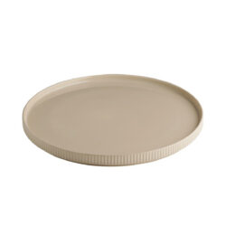 Grid APS sekély porcelántányér, bézs színű, bordázott széllel, 32 cm átmérővel.