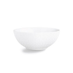 Fehér porcelán tál 19 cm átmérővel, finom dombornyomott mintával, sima belsővel.